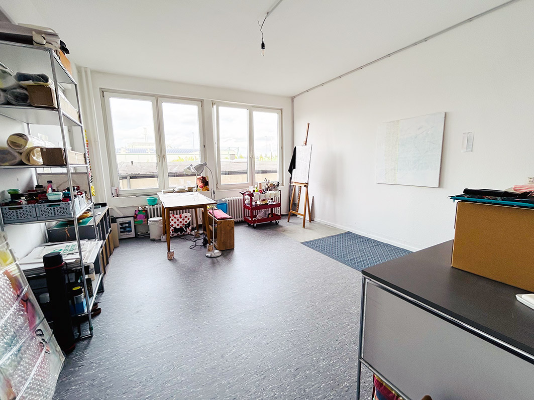 Ausschnitt aus Bild mit Quallen / Hinweis auf Ausstellung